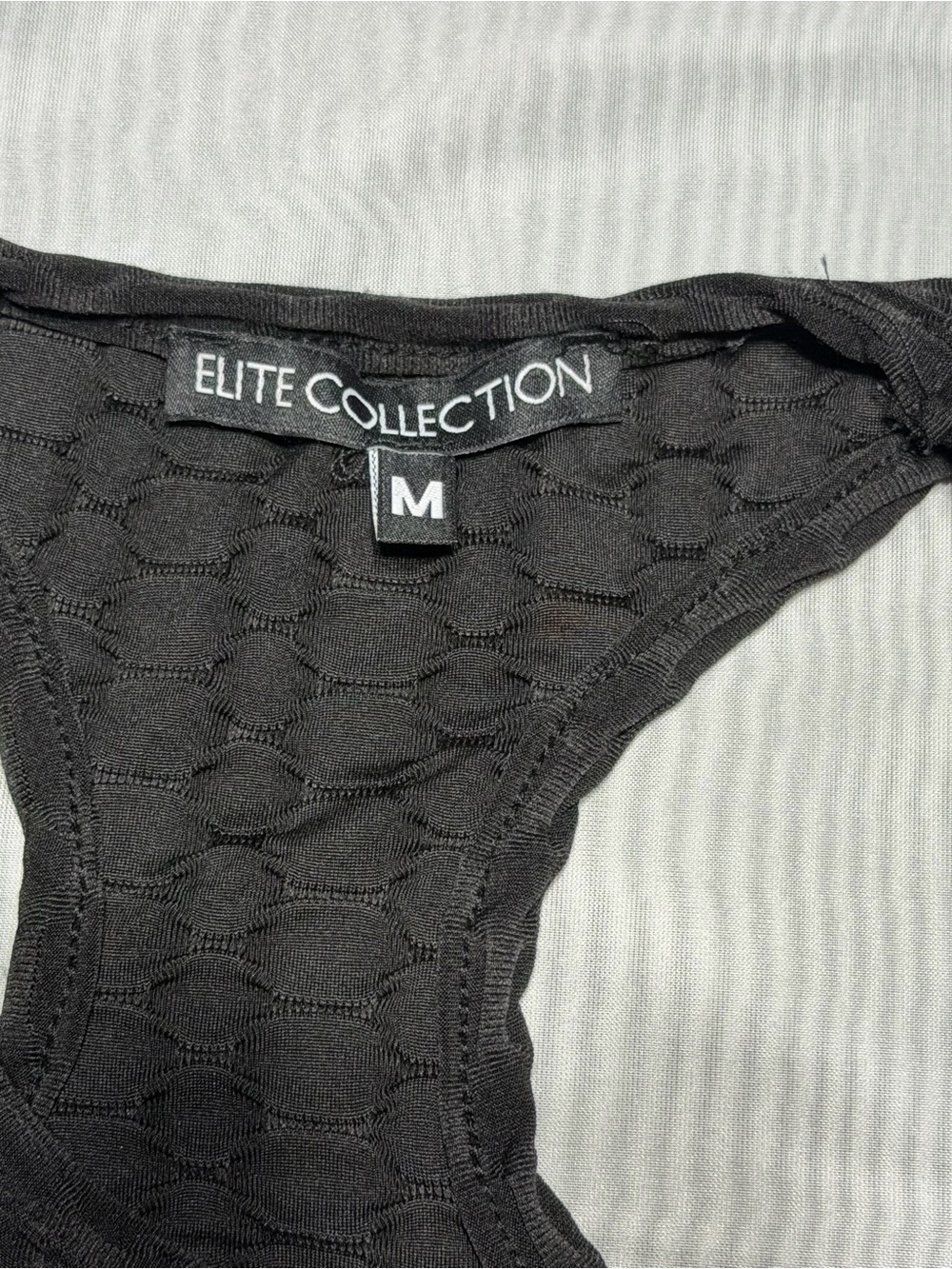 Elite Collection Black Textured Racerback Sports Bra - Picture 2 of 4
